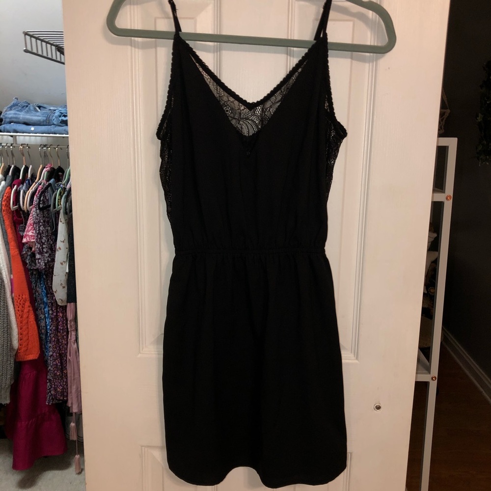4 for $20/Forever 21 black lace detail dress